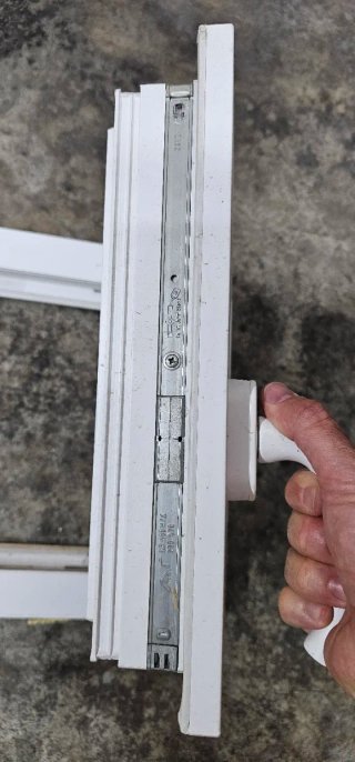 Ventana doble cristal abatible 90x45 cm
