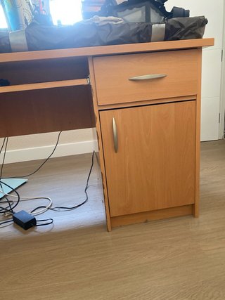 Escritorio de madera