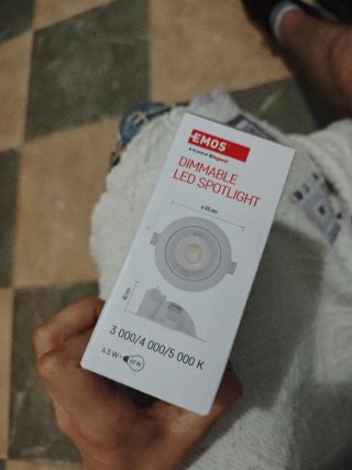 Foco LED EMOS Dimmable 40-780 lm IP20