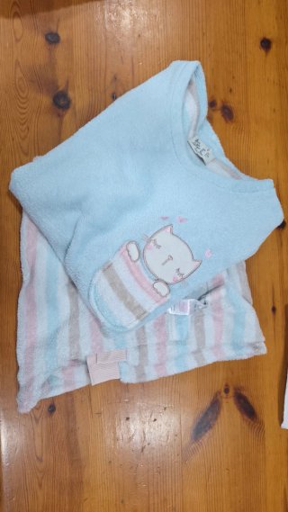 Pijama polar Primark Gato Azul y Rosa