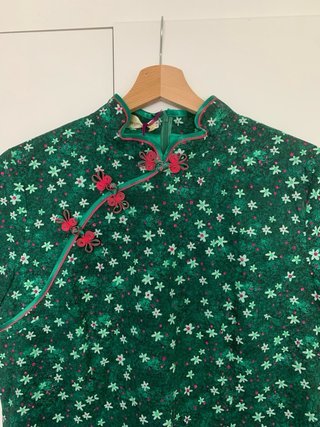 Vestido Oriental Verde Flores Rosas Talla M-L