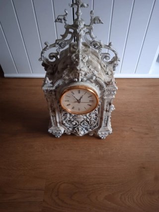 Reloj de sobremesa antiguo