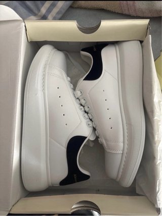 Sneakers Alexander McQueen Bianche e Nere