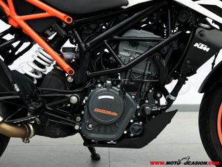 KTM 125 DUKE -APTA B Y A1-