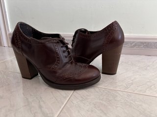 Zapatos Oxford Tacón burdeos