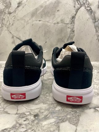 Zapatillas Vans Range Exp Negras y Blancas