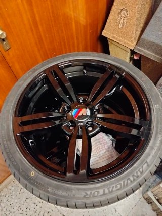 Llantas BMW 18 serie M6 E46 con neumáticos nuevos.