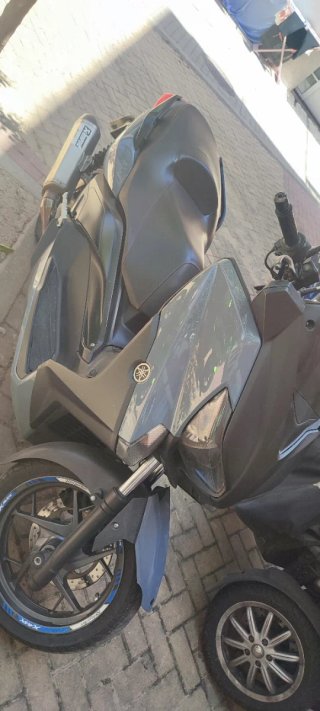 Yamaha Xmax 125 gris