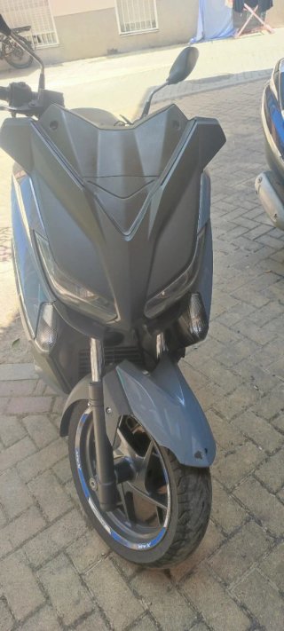 Yamaha Xmax 125 gris