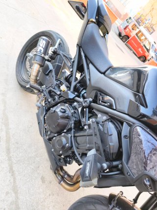 Kawasaki Z900 2025 Negra