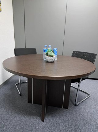 Mesa reuniones redonda 120cm. En LAS ROZAS