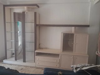 Mueble de salón con vitrina