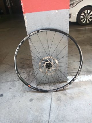 Rueda de Bicicleta con Disco Shimano