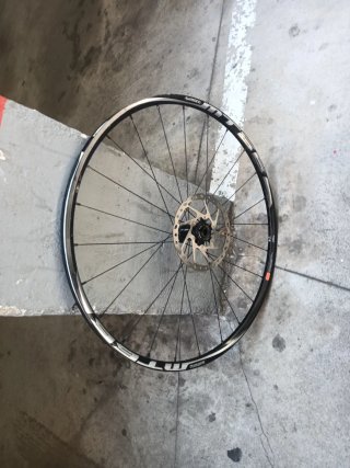 Rueda de Bicicleta con Disco Shimano