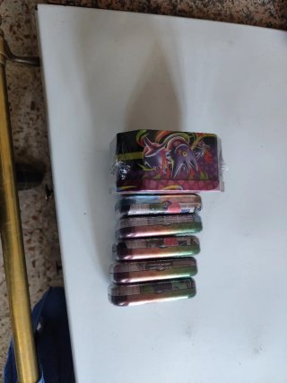 Lote 6 latas Pokémon