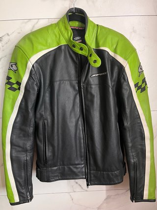 Chaqueta de cuero Spike con protecciones
