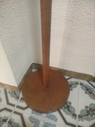 Perchero de Madera Antiguo