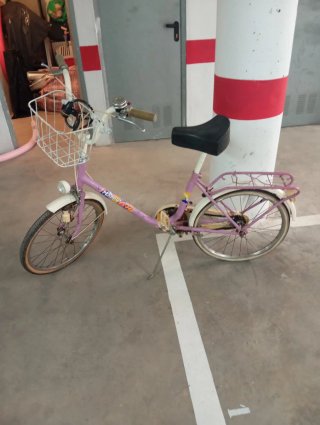 Bicicleta Vintage Morada con Cesta
