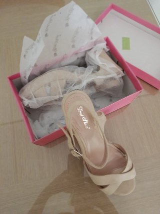 Zapatos de tacón beige