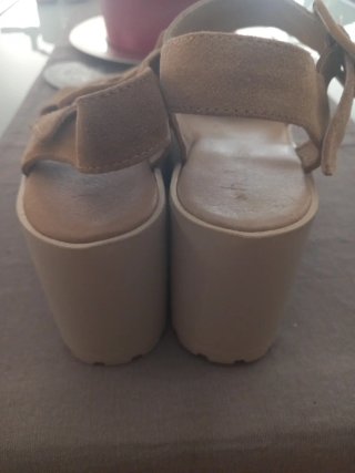 Sandalias plataforma ante beige