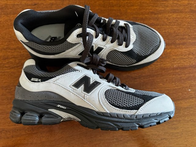 Scarpe New Balance 2002R Taglia 42