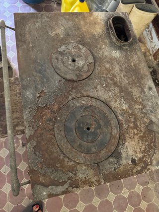 Cocina de carbón antigua de hierro