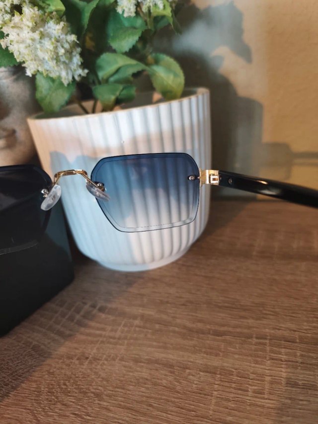 Gafas de sol retro sin montura