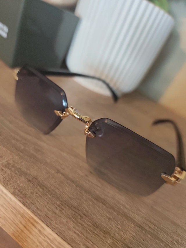 Gafas de sol retro sin montura