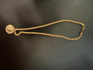 Collar bañado en oro con