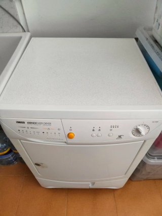 Secadora Zanussi Condenser Dryer