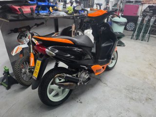 Yamaha Jog Scooter Naranja/Negro