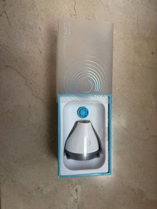 Máquina facial blanca