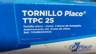 Tornillos Placo TTPC 25 y piezas de empalme T-47
