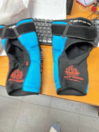 Rodilleras y Guantes Motocross Leatt Azul