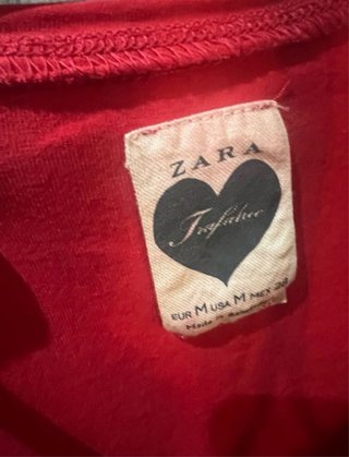 Camiseta Zara Roja Estampado Cupcake
