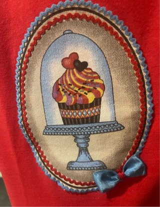 Camiseta Zara Roja Estampado Cupcake