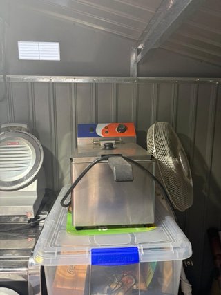 Cocina: Mesa Acero, Plancha y Freidora