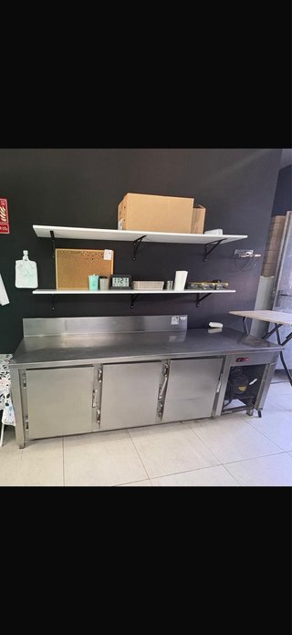 Cocina: Mesa Acero, Plancha y Freidora