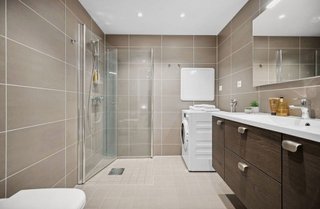 Apartament modern și luminos, gata de mutare.