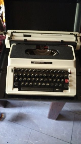 Máquina de escribir Olivetti Linea 88