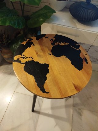 Mesita auxiliar redonda diseño mapa del mundo
