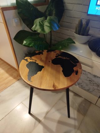 Mesita auxiliar redonda diseño mapa del mundo