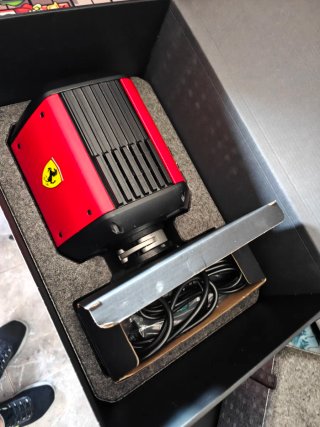 Thrustmaster T818 Ferrari SF1000 Impoluto