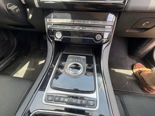 Jaguar XE 2018