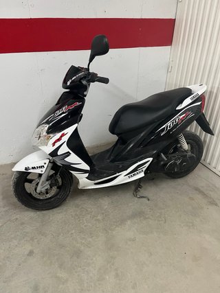 Yamaha Jog RR Negra y Blanca