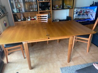 Tavolo quadrato in legno massello