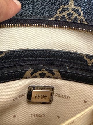 Bolso Guess Marrón y Dorado