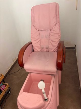 Sillon pedicura con masaje rosa