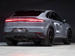 Porsche Cayenne Coupé Turbo eHybrid con paquete GT