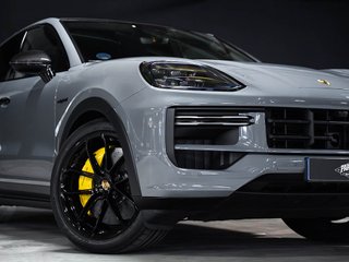 Porsche Cayenne Coupé Turbo eHybrid con paquete GT